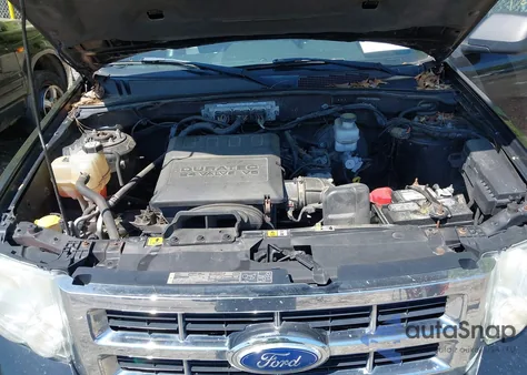 2011 Ford Escape Xlt Automatic z USA, uszkodzony, nr VIN 1FMCU9DG3BKB76329